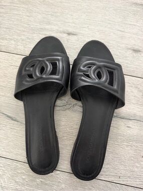 Dolce & Gabbana Black leather Logo Slide Sandals with Cutout Detail